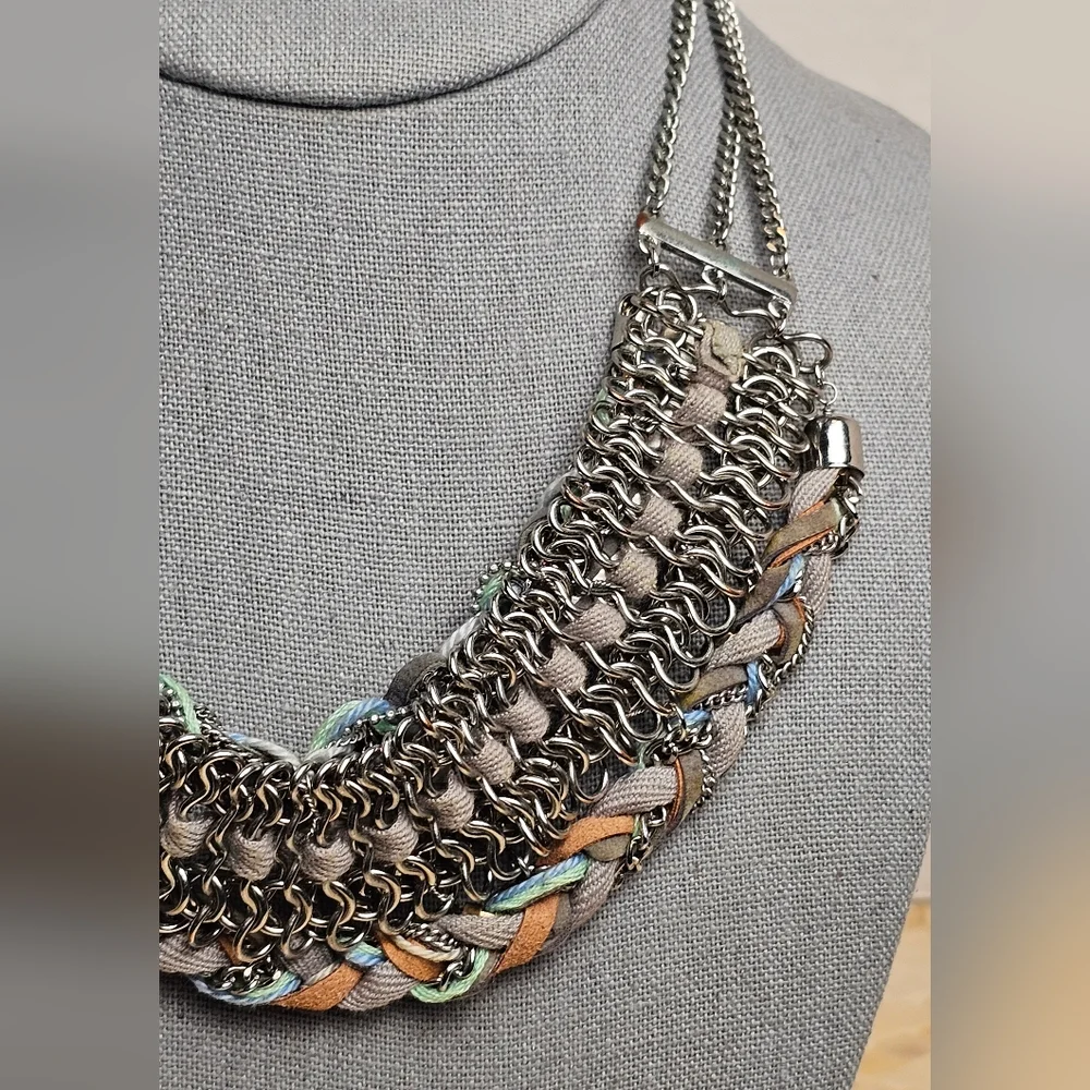 [LOFT] Chunky Statement Necklace ◇■ Multi Layered ☆ Pink & White Gems ☆